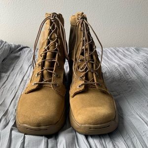 Rocky Lightweight Commercial Military Boot